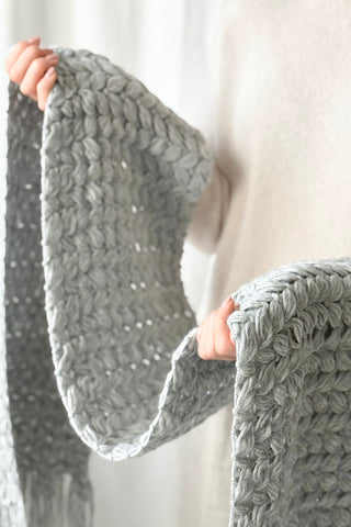 Akira neulehuivi, harmaa