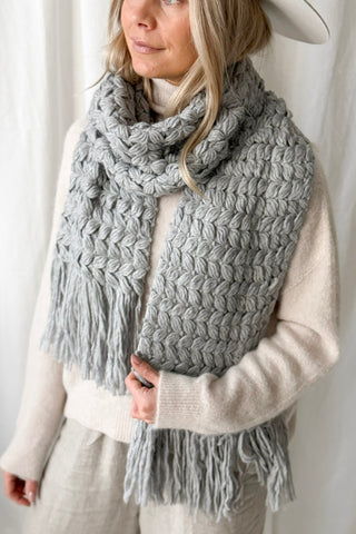 Akira neulehuivi, harmaa