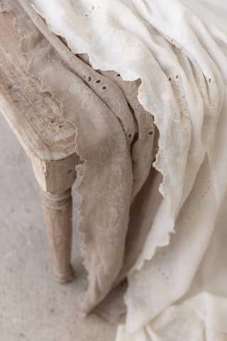 Shabby pellavapöytäliina, cashmere