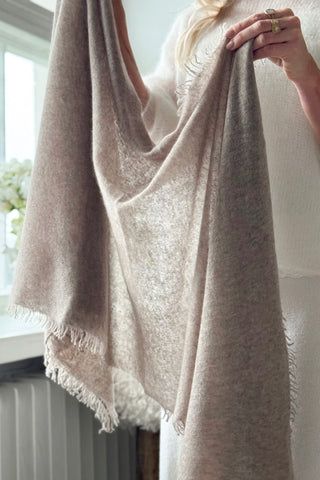 Cashmere love scarf, taupe