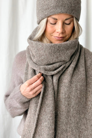 Chamonix alpaca scarf, taupe