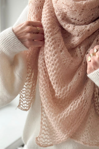 Dreamy day mohair scarf, powder
