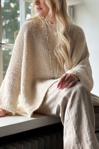 Indigo neule, luonnonvalkoinen