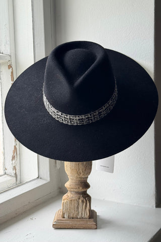 Joshua tree villafedora, musta