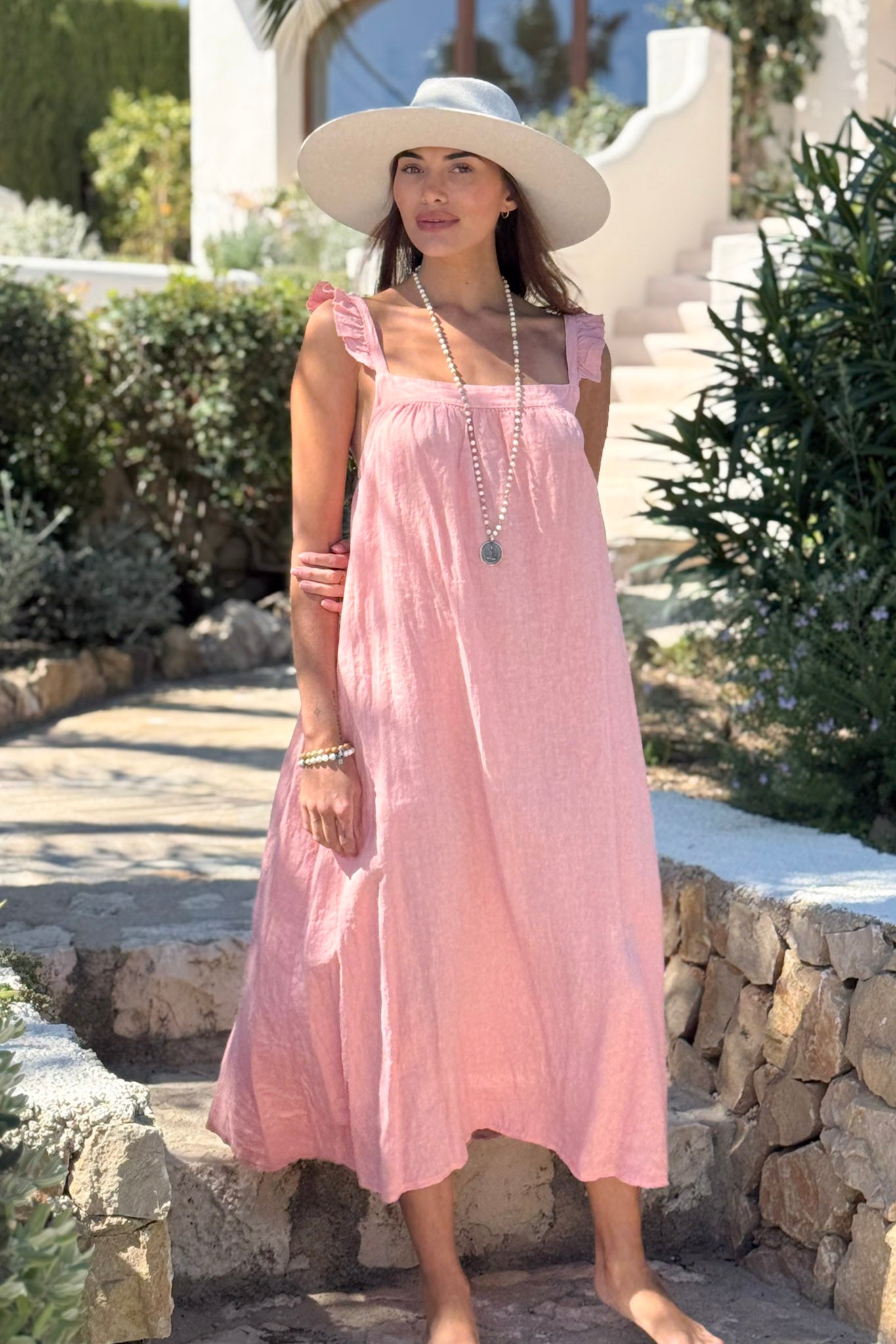 light pink linen dress Light-Pink Linen-Blend Scallop Shirt - Chinti & Parker USD skimming fit True to size Designed to flow without clinging Midi length for versatile styling Bust Lauretta linen dress, light pink