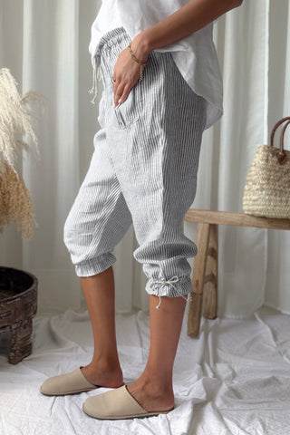 Mameluk linen capris, blue stripe