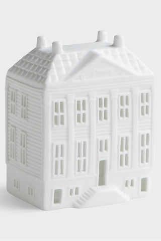 Talolyhty canal house mansion, L