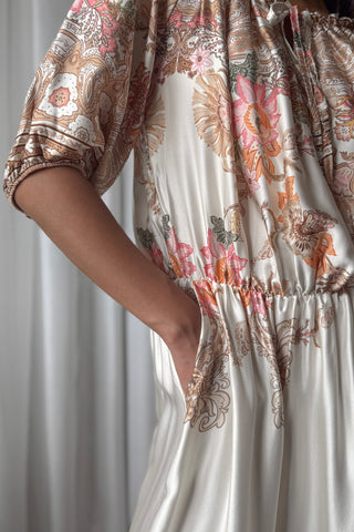 Nikki silkkiviskoosimekko, magic villa beige