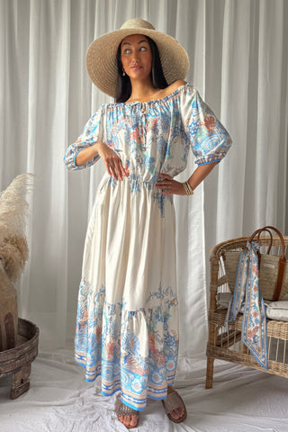 Nikki silkkiviskoosimekko, magic villa light blue