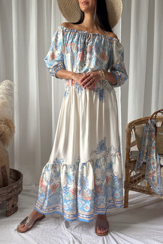 Nikki silkkiviskoosimekko, magic villa light blue
