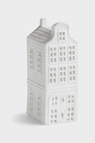 Talolyhty canal house, shop