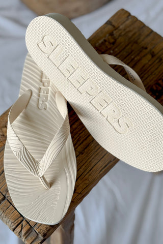 Flip flops platform, eggnog