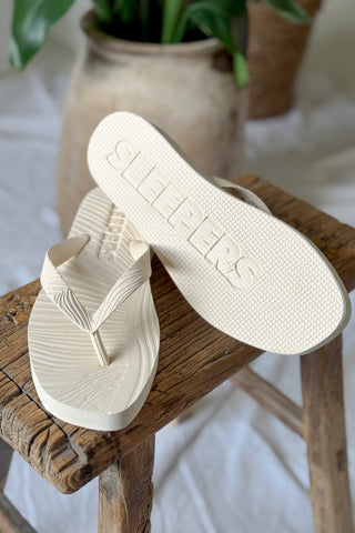 Flip flops platform, eggnog
