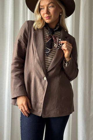 Timeless linen blazer, coffee