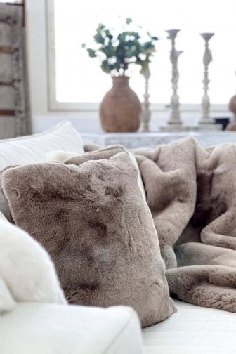 Fluffy karvatyyny, taupe
