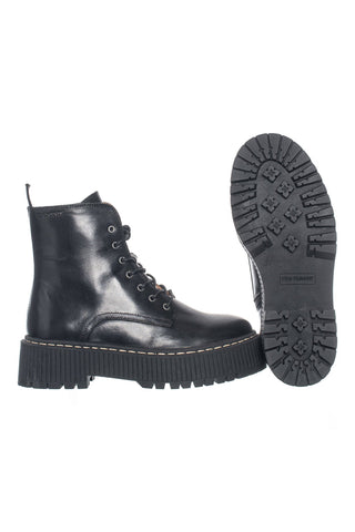 Alina laced boots, black