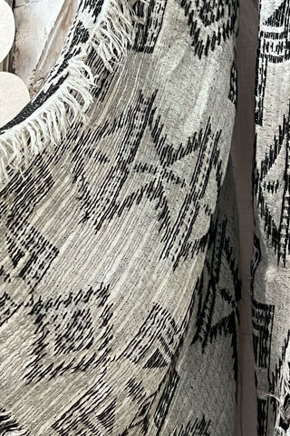 Aztec scarf, graphite grey