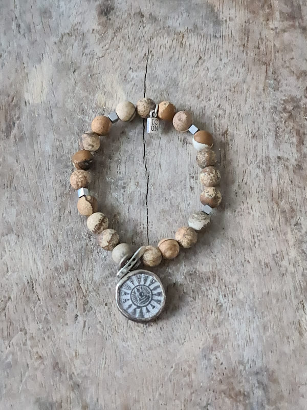 Shanti buddha rannekoru, picture jasper ruskea