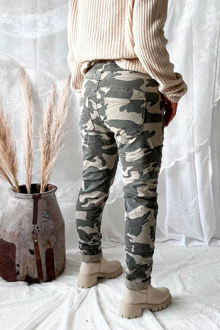 Camouflage joggers, beige