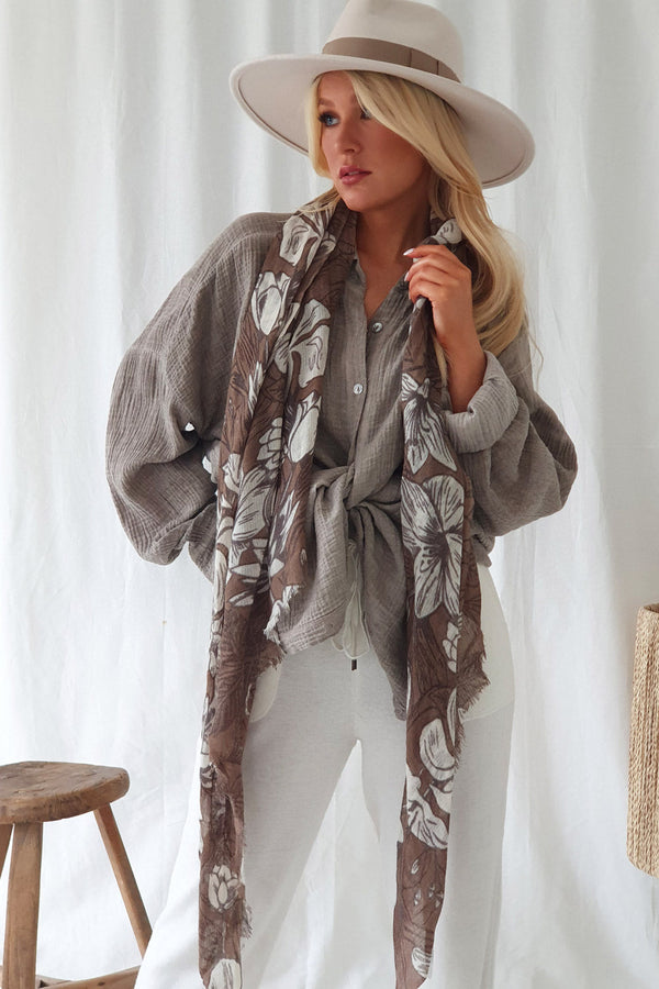 Diandra villahuivi, taupe