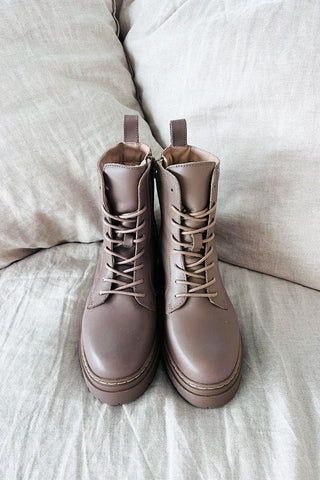 Ejeny leather boots, taupe